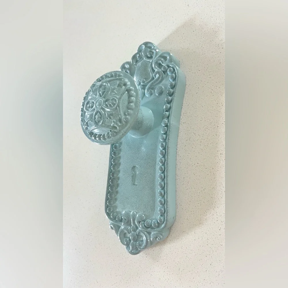 Ornate Door Knob Wall Decor Hanger Hook